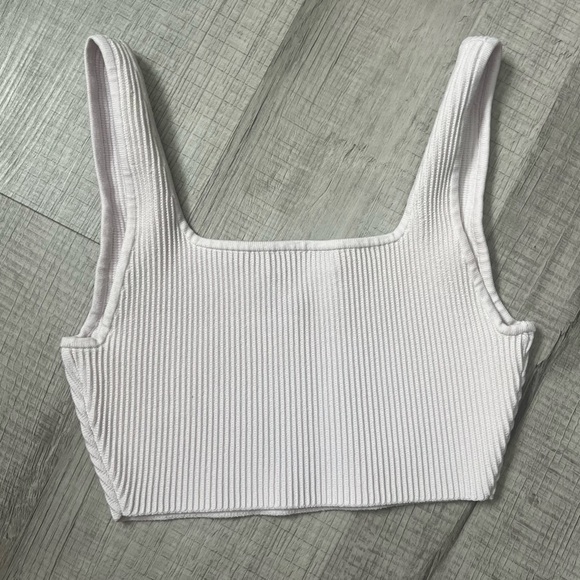 ARITZIA BABATON Sculpt Knit Notch Tank Ribbed Top Cropped XS - Picture 4 of 9